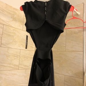 Lulu’s black dress